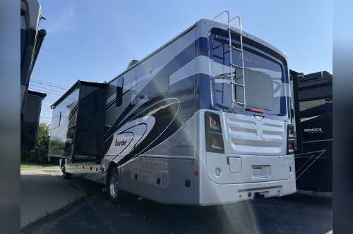 2022 Fleetwood Bounder 35GL in georgetown KY