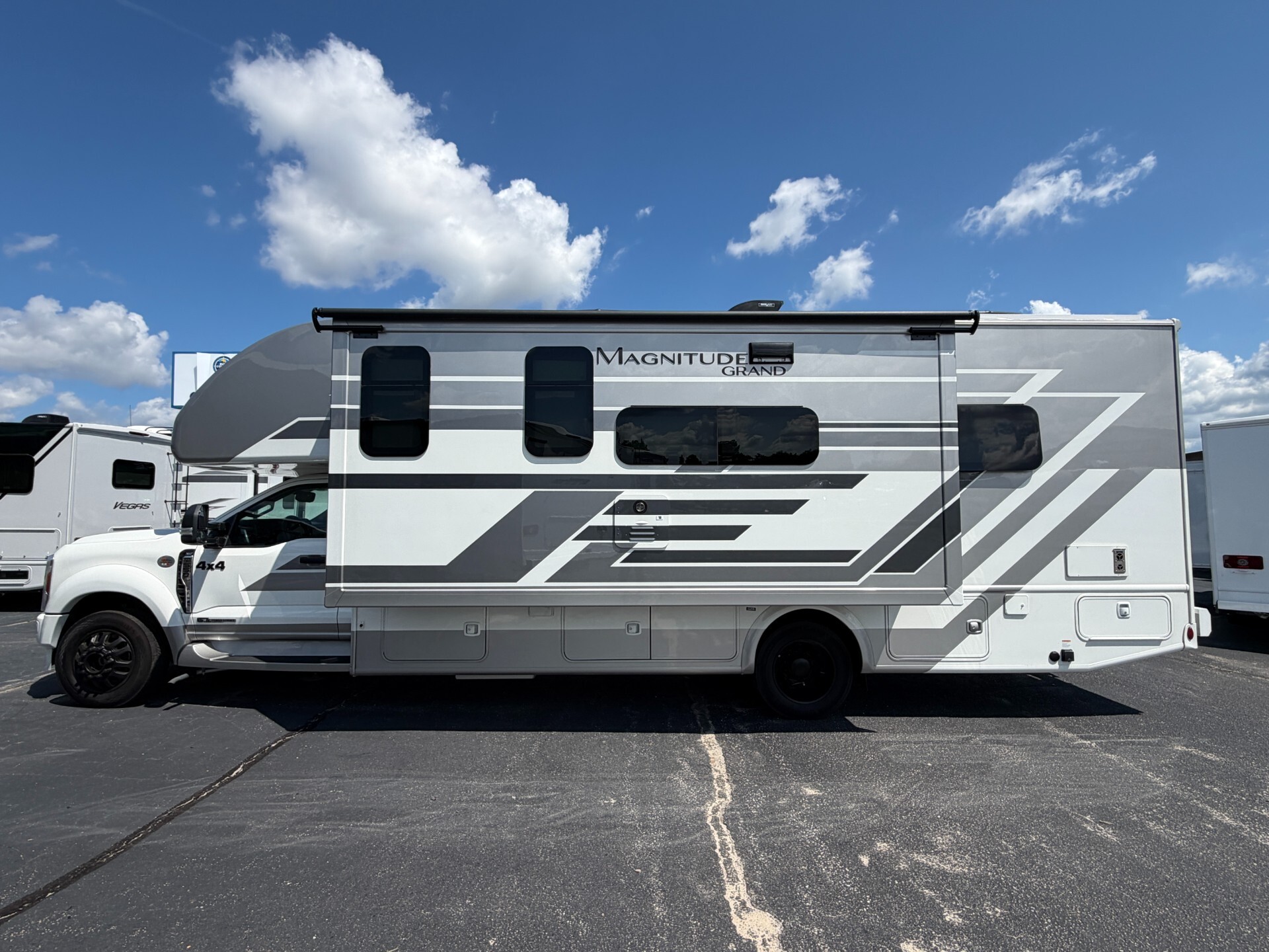 2026 Thor Motor Coach Magnitude Grand X32 in mcbee SC