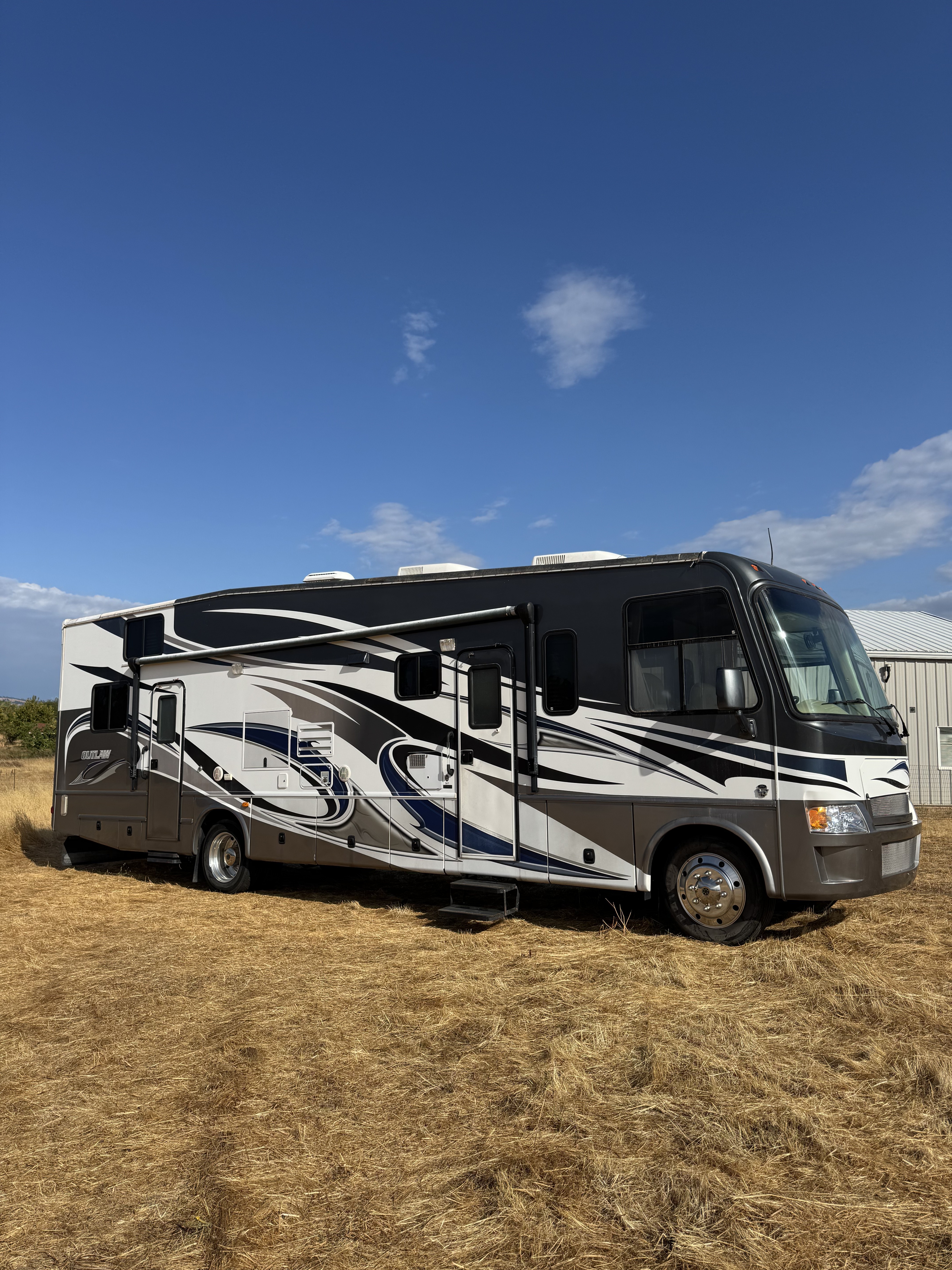 2012 Thor Motor Coach OUTLAW 3611 RV
