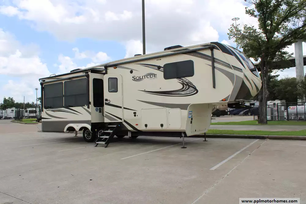 2019 Grand Design Solitude 310GK in houston TX