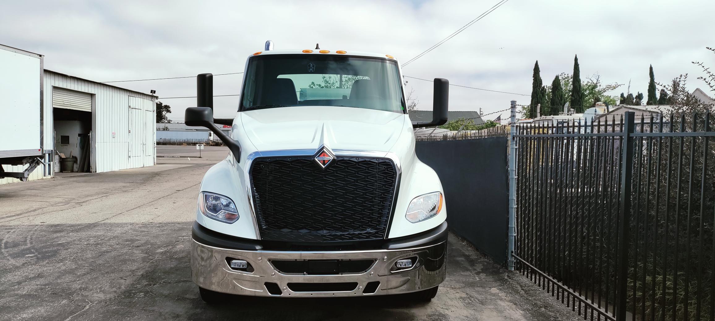 2027 INTERNATIONAL LT in Santa Maria, CA