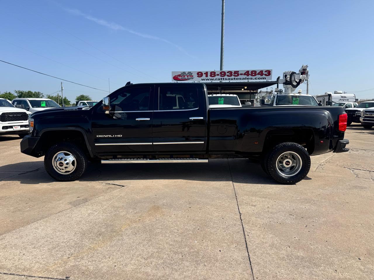2017 GMC SIERRA in Collinsville, OK