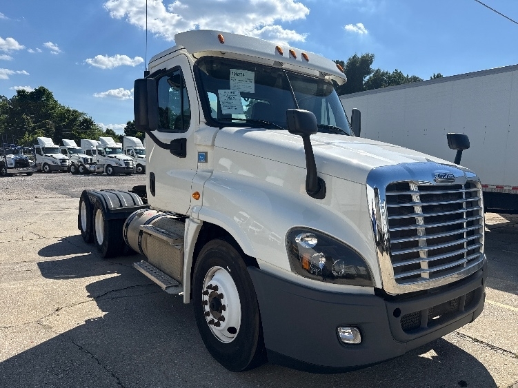2017 FREIGHTLINER CASCADIA 125 in Birmingham, AL