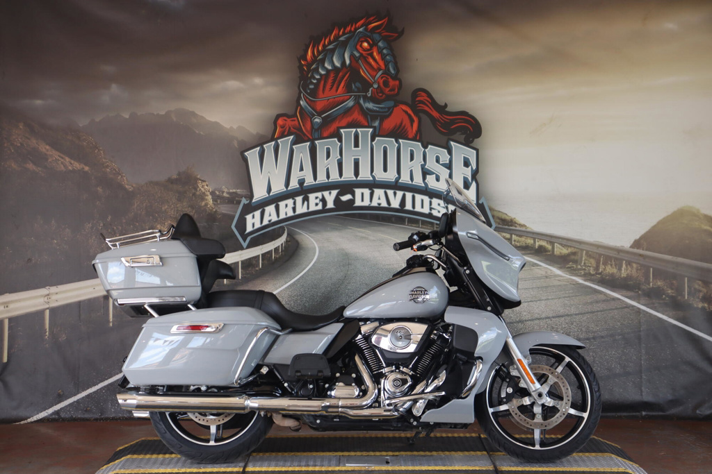 2025 Harley-Davidson Street Glide Ultra BASE in Ocala, FL