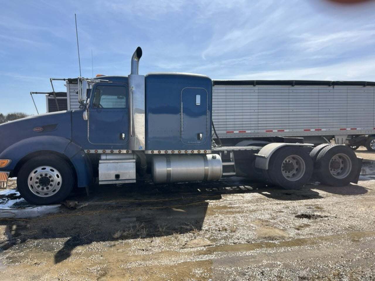 2009 PETERBILT 386 60 Inch in Madison, WI