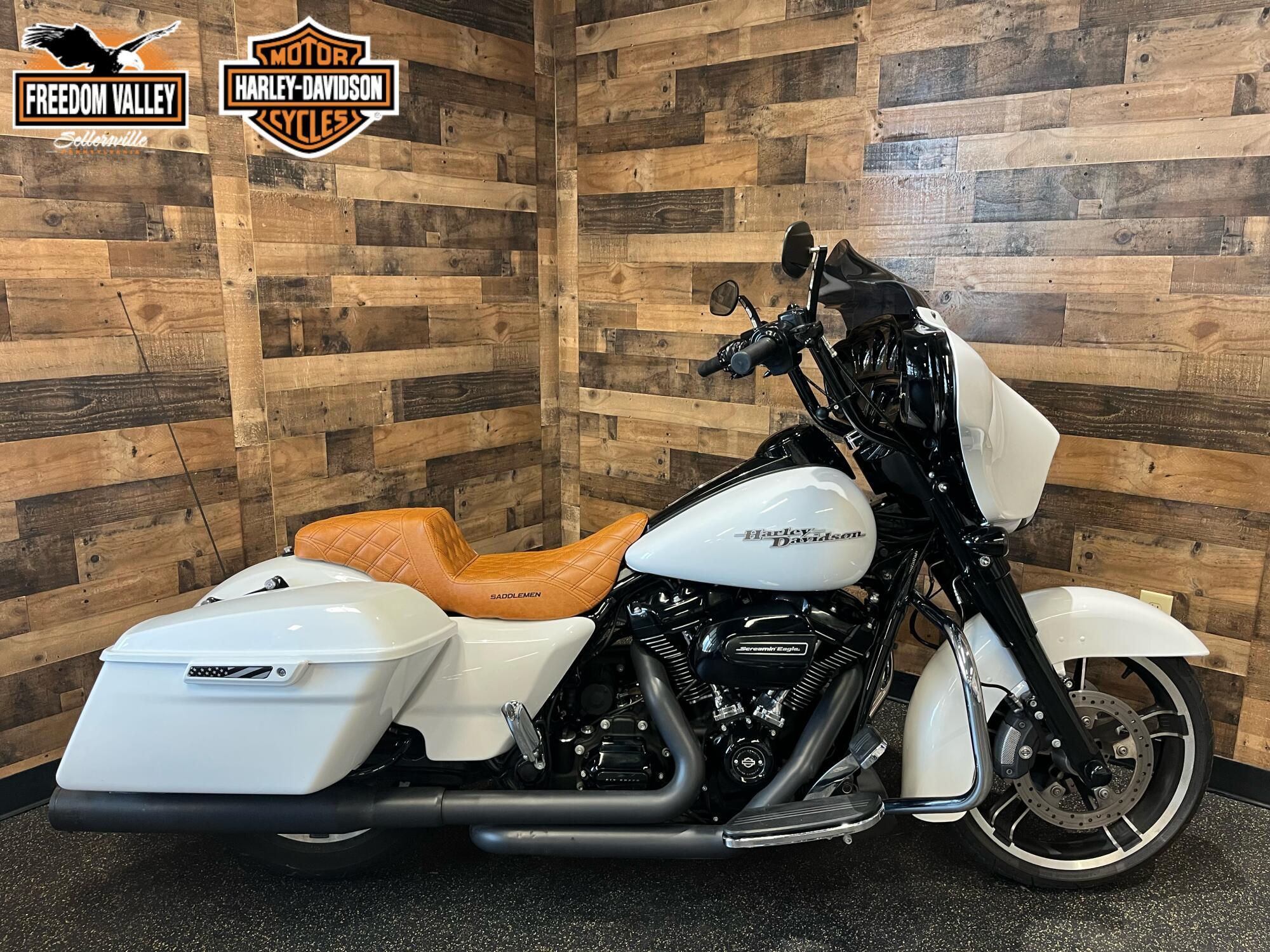 2017 Harley-Davidson Street Glide Special SPECIAL in Sellersville, PA