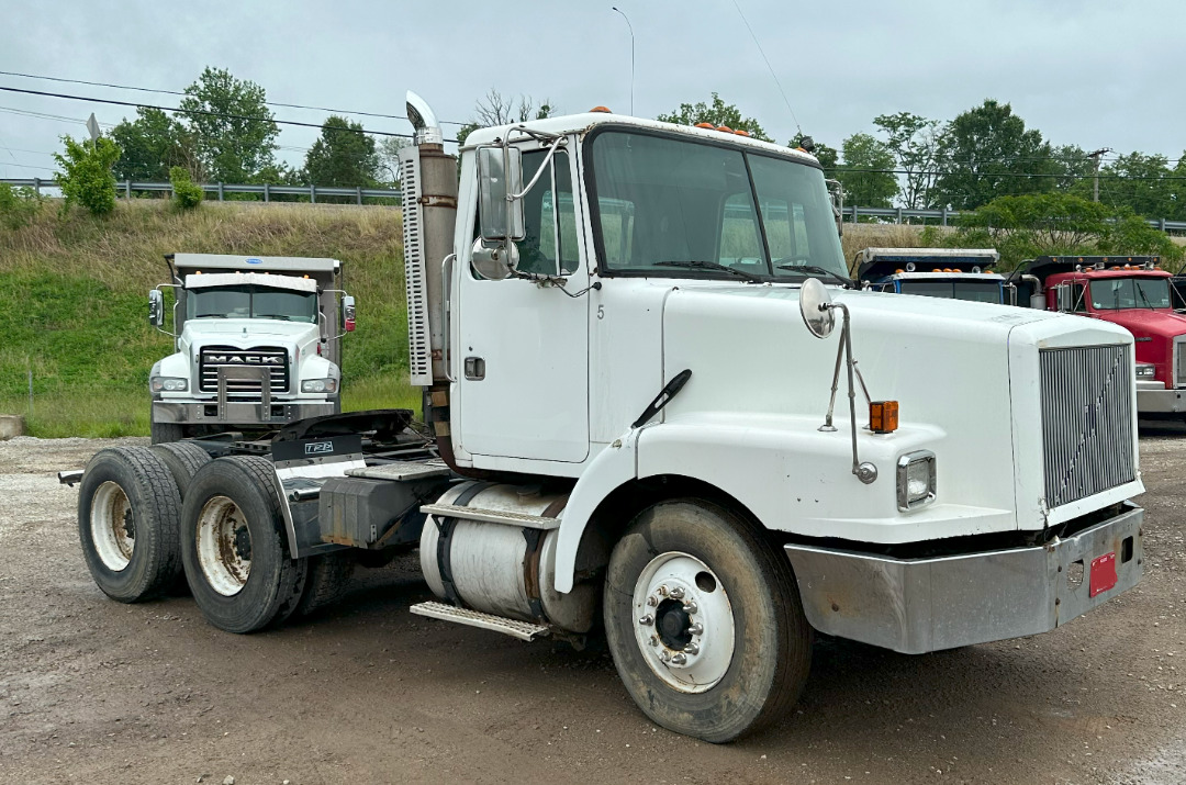 1996 VOLVO WG in Brooks, KY