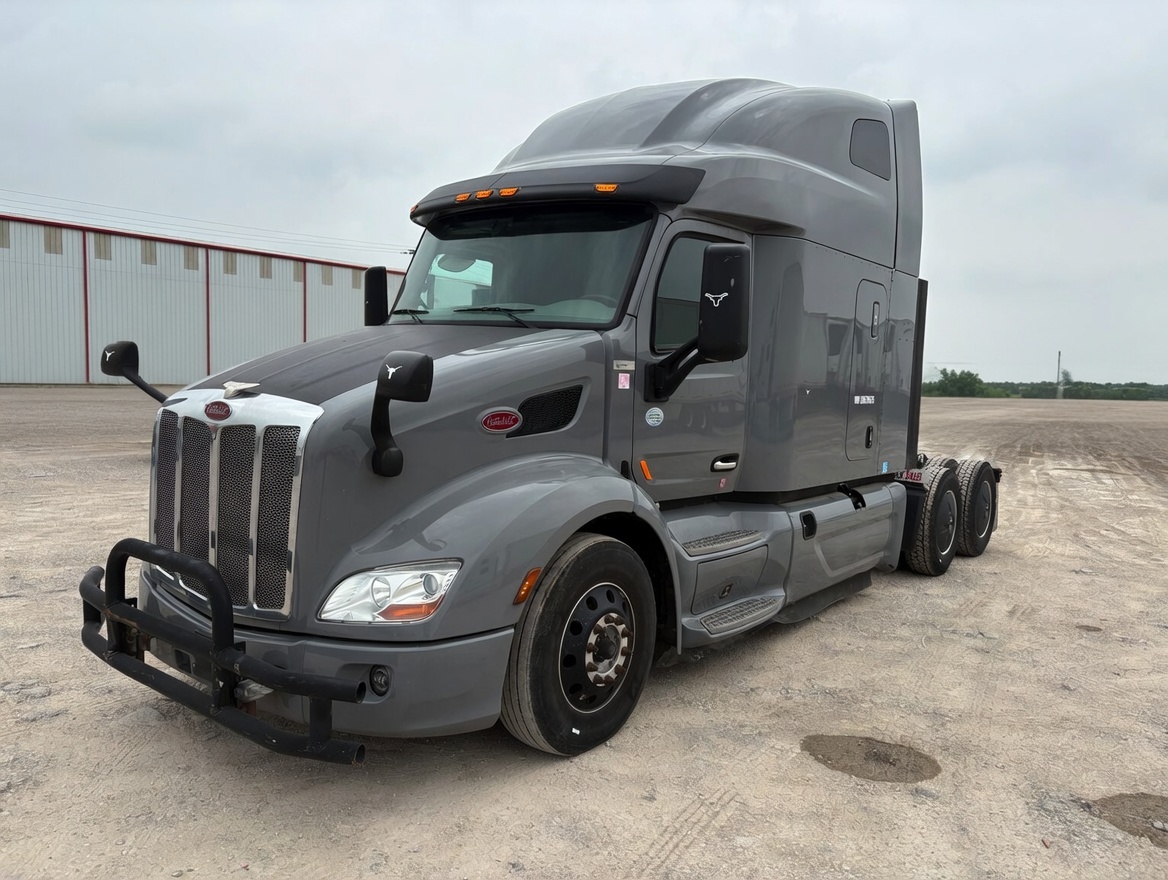 2020 PETERBILT 579 in Prairieville, LA