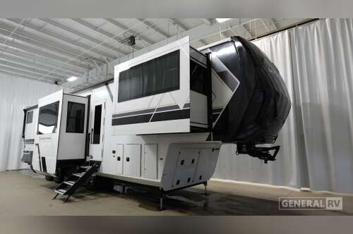 2027 Keystone MONTANA 3800FL in north canton OH