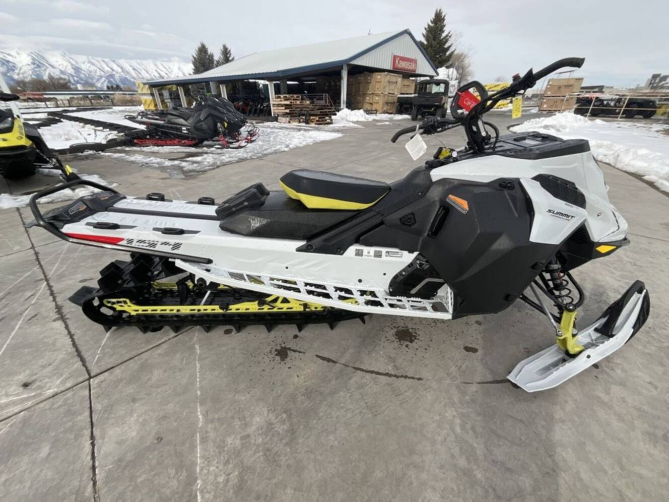 A photo of this 2025 Ski-Doo Summit® Adrenaline® with Edge Package 850 E-TEC 165 S