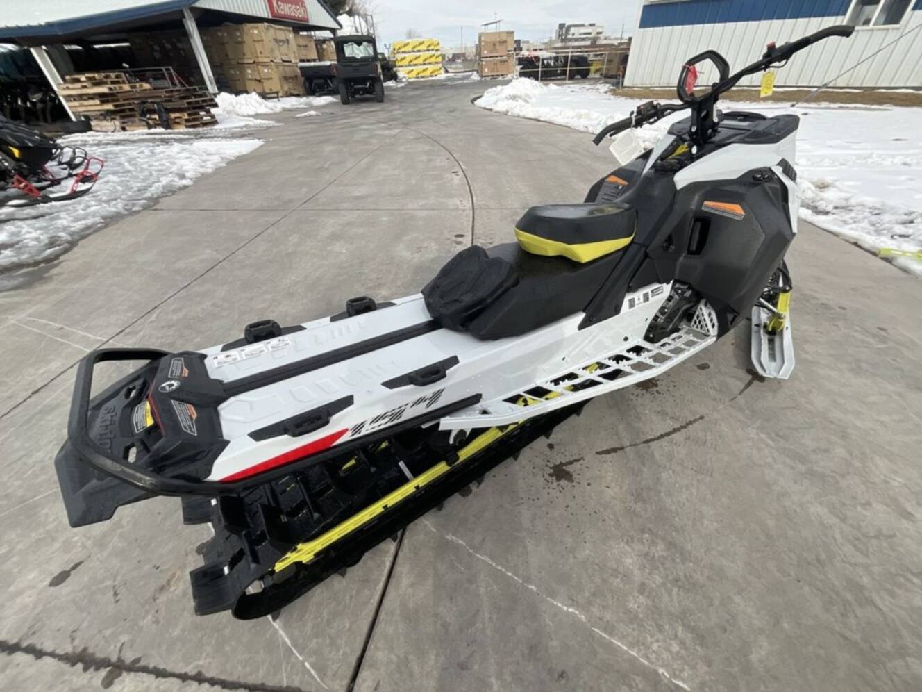 A photo of this 2025 Ski-Doo Summit® Adrenaline® with Edge Package 850 E-TEC 165 S