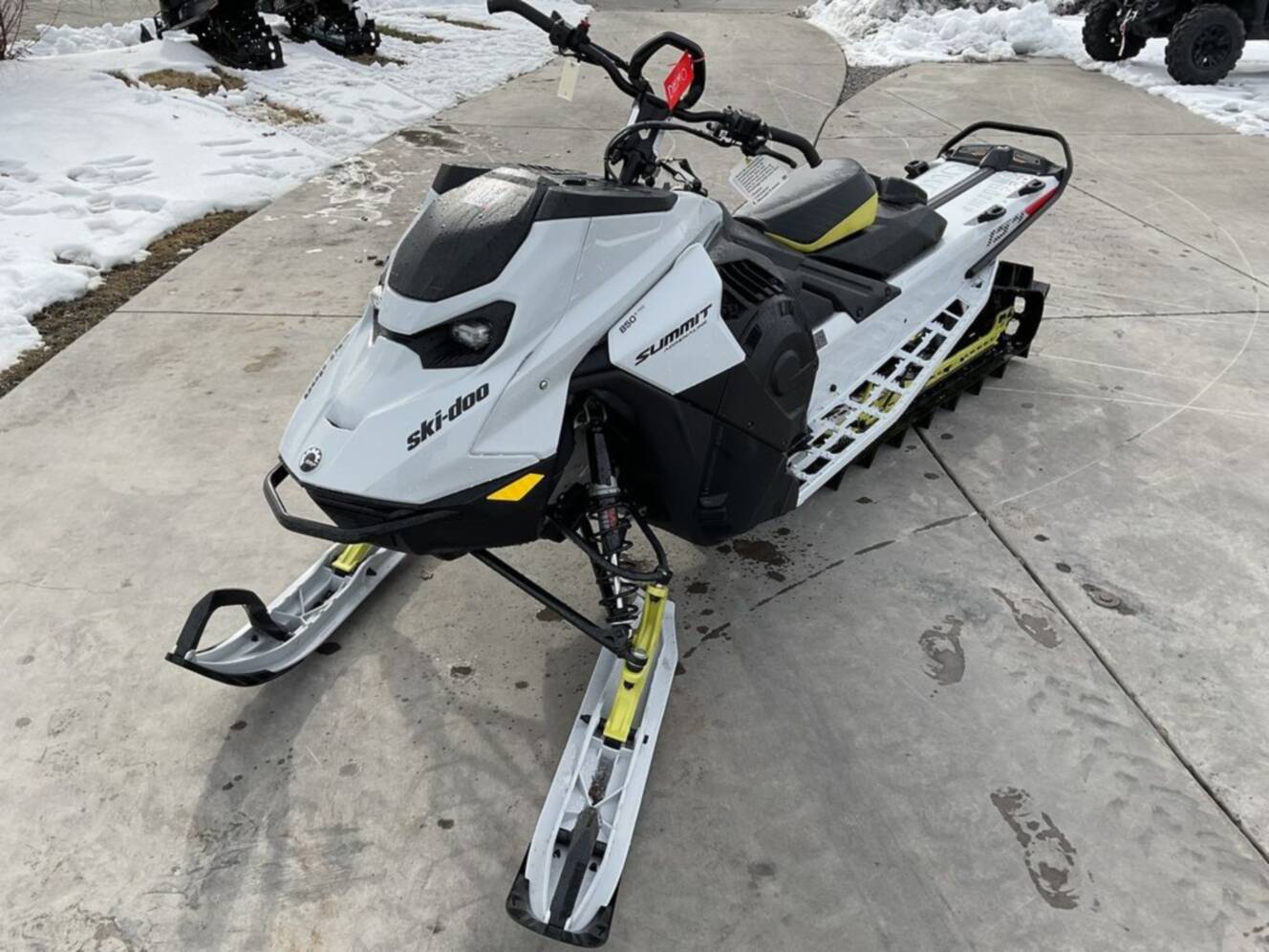 A photo of this 2025 Ski-Doo Summit® Adrenaline® with Edge Package 850 E-TEC 165 S