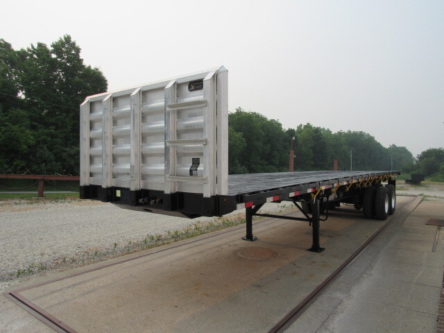 2015 Great Dane Trailers 36 6 X 102 Flatbed Moffett Trailer in Grabill, IN
