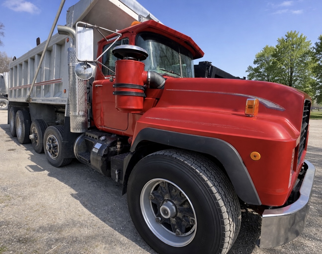 1997 MACK RD688S in Prairieville, OH