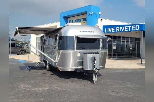 2026 Airstream Globetrotter ® 25FB Twin in midway city CA