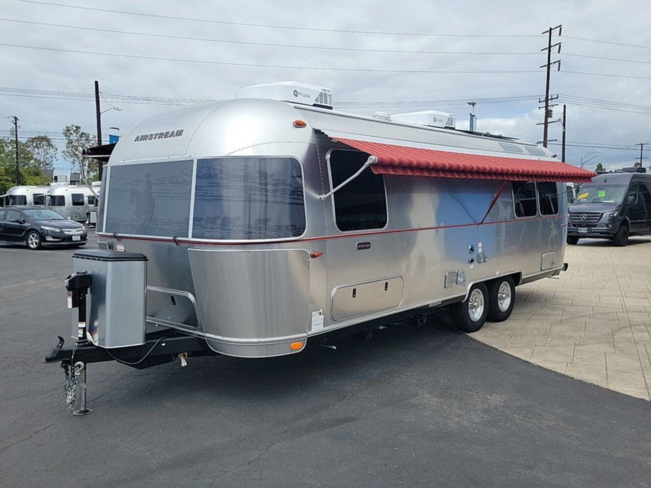 A photo of this 2026 Airstream Stetson 6666