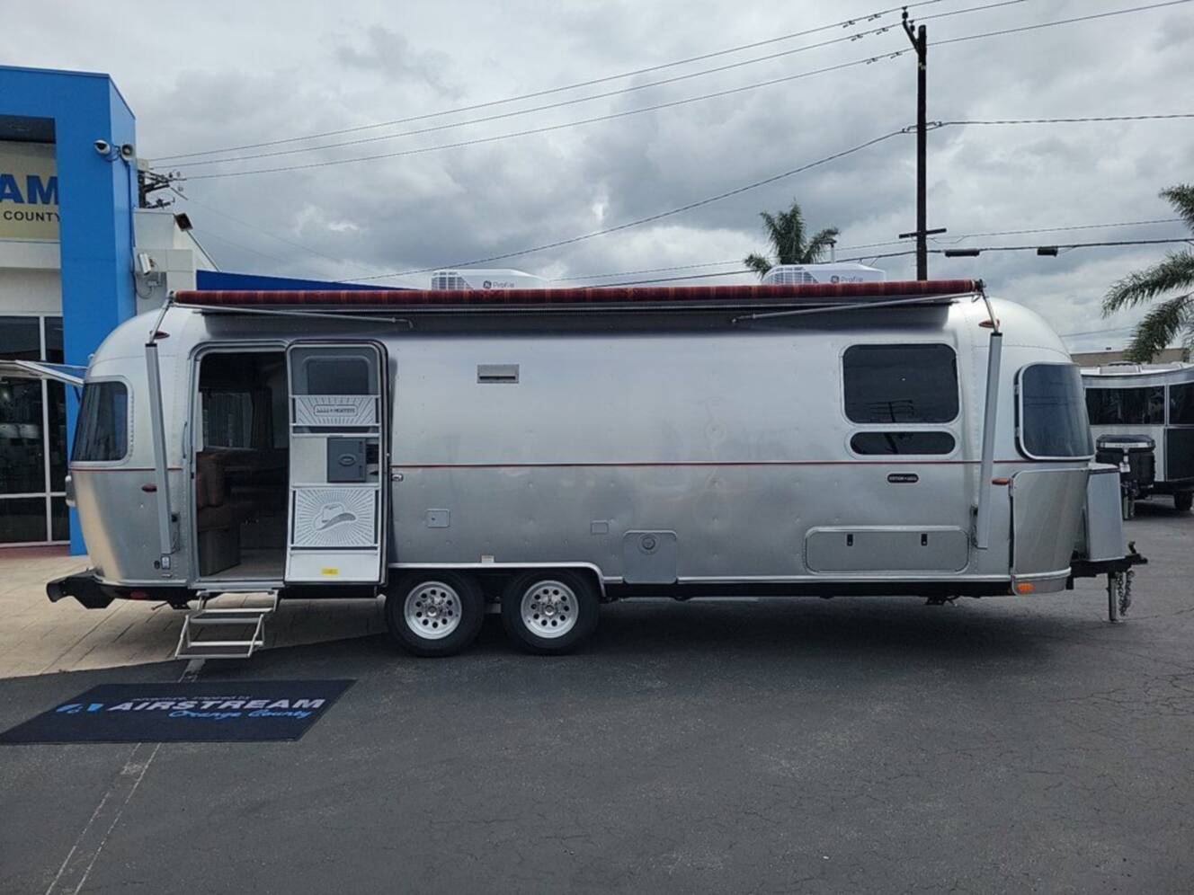 A photo of this 2026 Airstream Stetson 6666