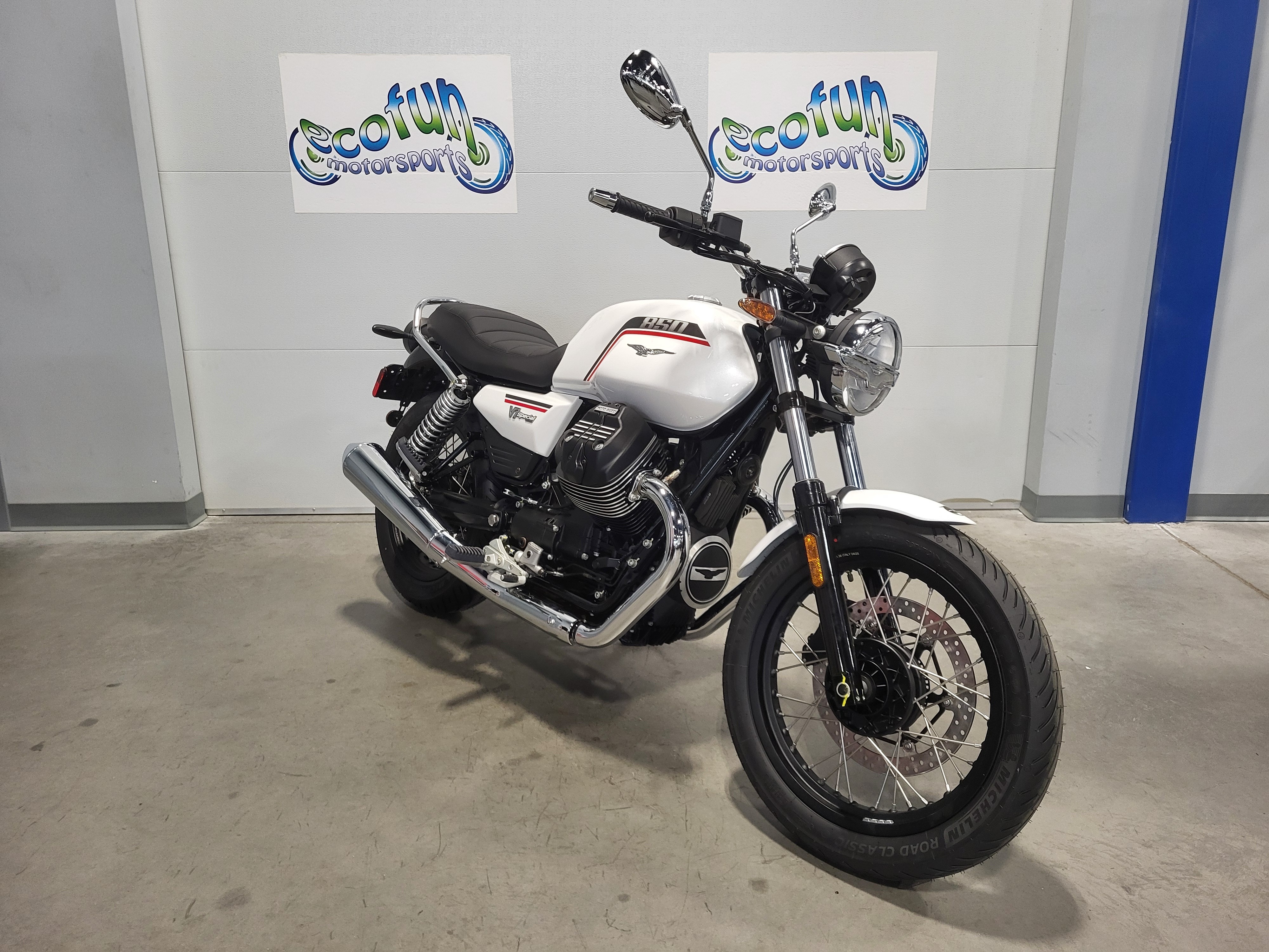 2027 Moto Guzzi V7 Special SPECIAL in Forest Lake, MN