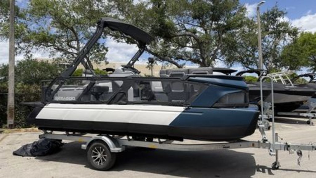 2026 Sea-Doo Switch Cruise 21 - 230 hp Galvanized 21 - 230 HP in Hollywood, FL