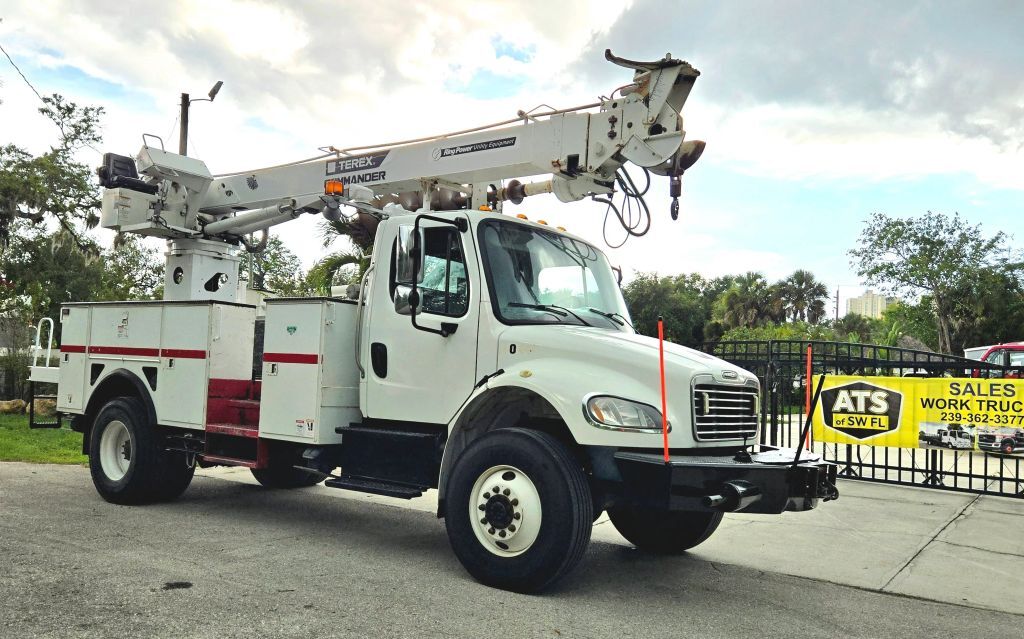 2016 FREIGHTLINER 4X4 BUSINESS CLASS M2 106 in Fort Myers, FL