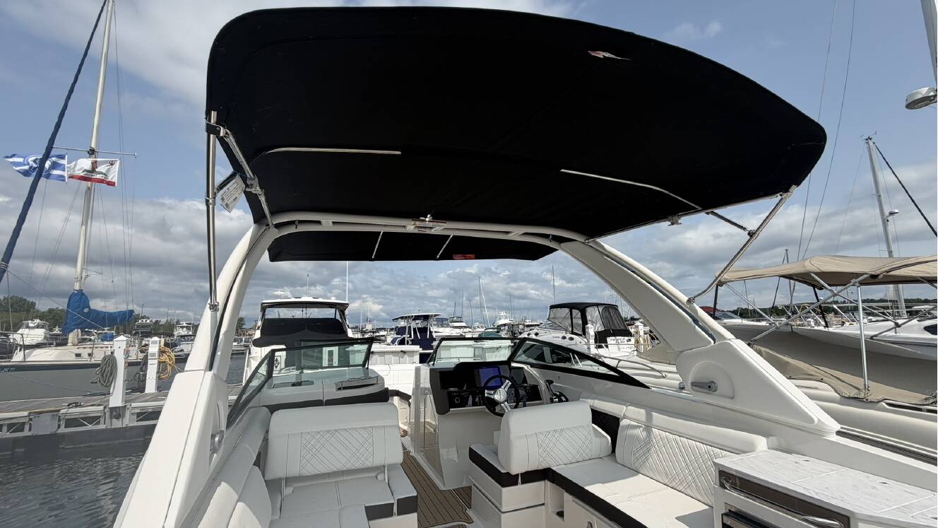 A photo of this 2026 Sea Ray SDX 290