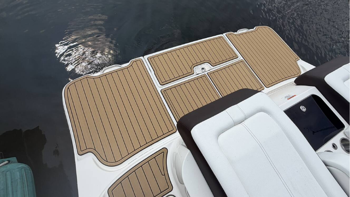 A photo of this 2026 Sea Ray SDX 290