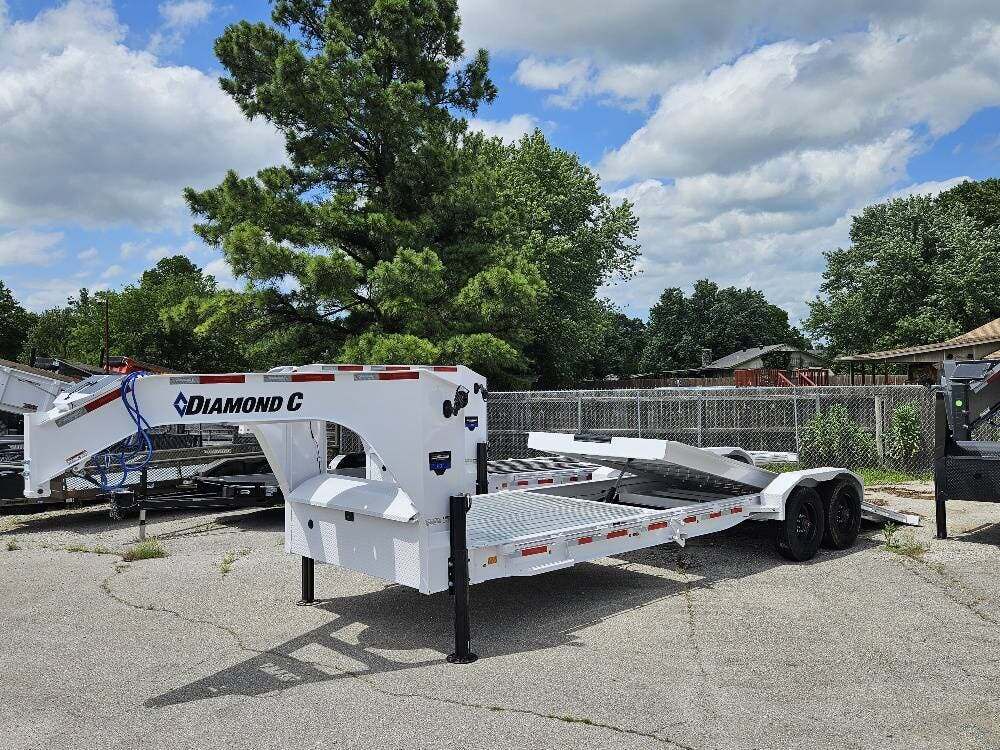 2026 DIAMOND C HDT-210 Gooseneck 26'X82" Hydraulic Tilt in Broken Arrow, OK