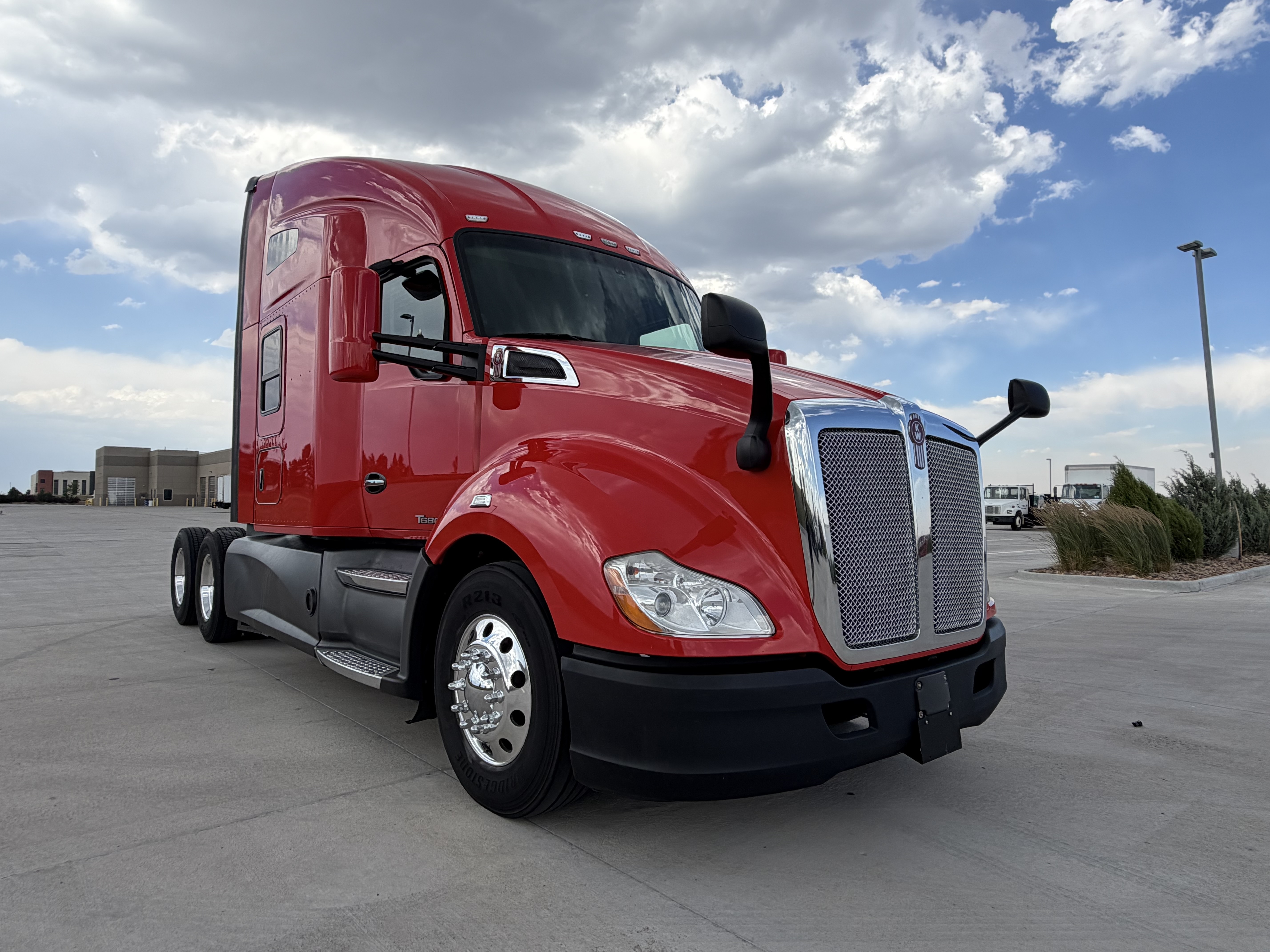 2022 KENWORTH T680 in Englewood, CO
