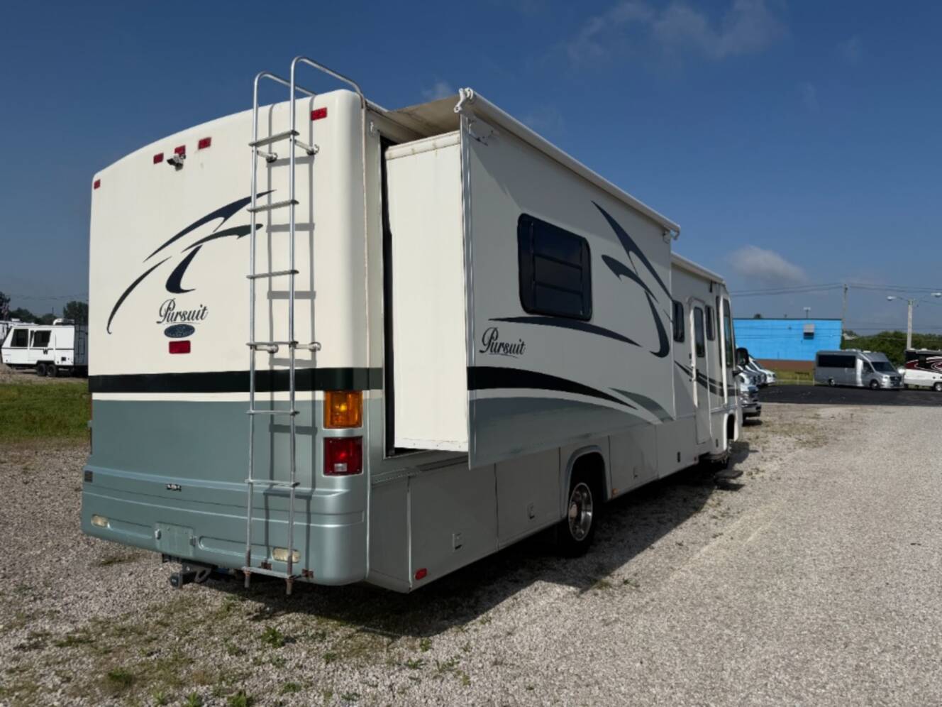 A photo of this 2004 Georgie Boy Pursuit 3500 DS