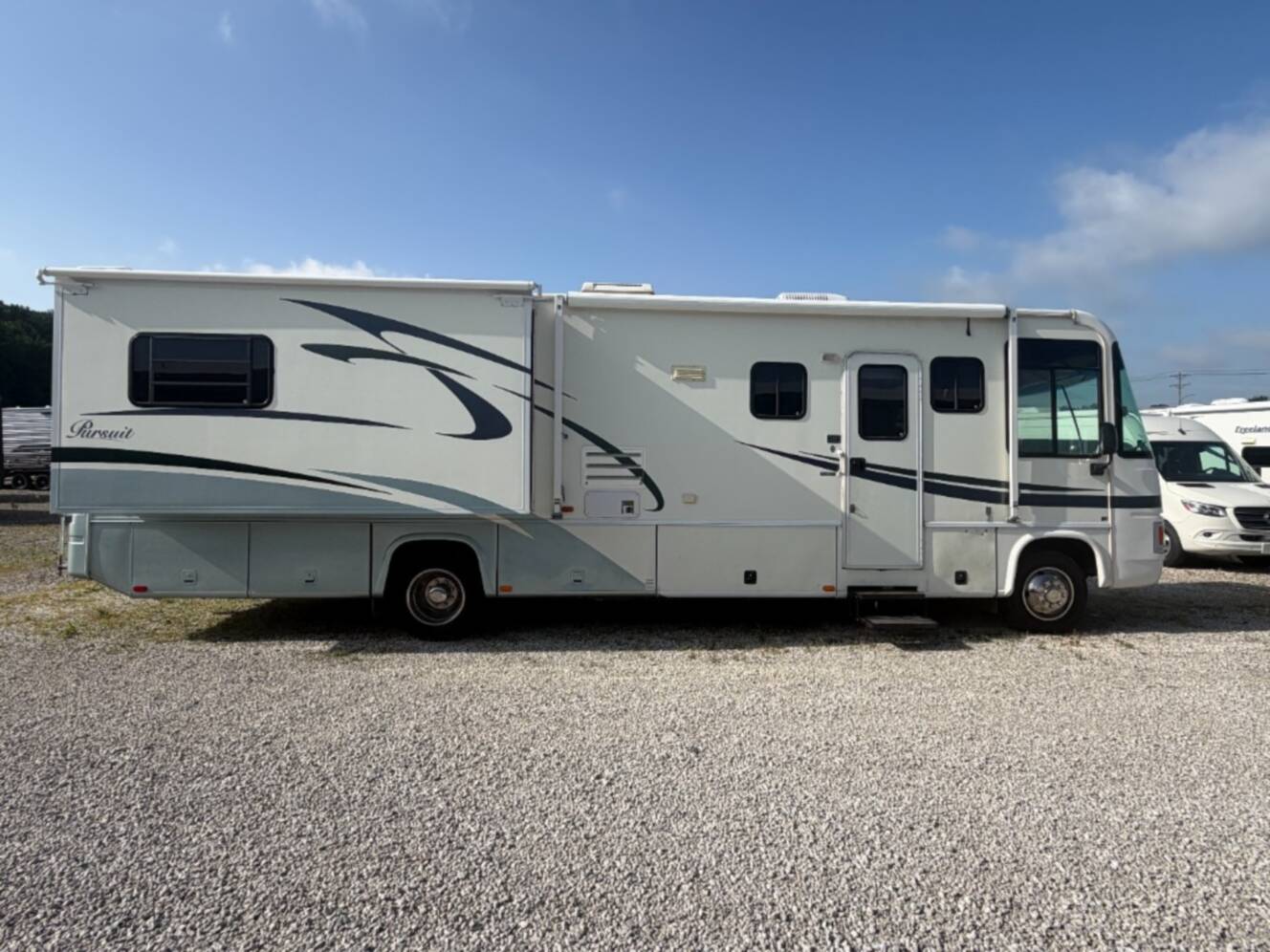 A photo of this 2004 Georgie Boy Pursuit 3500 DS