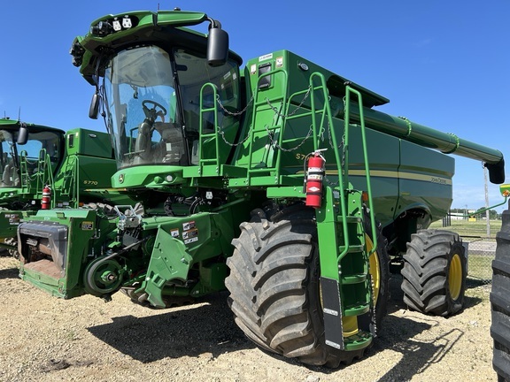 2023 John Deere S790 in Monroe, WI