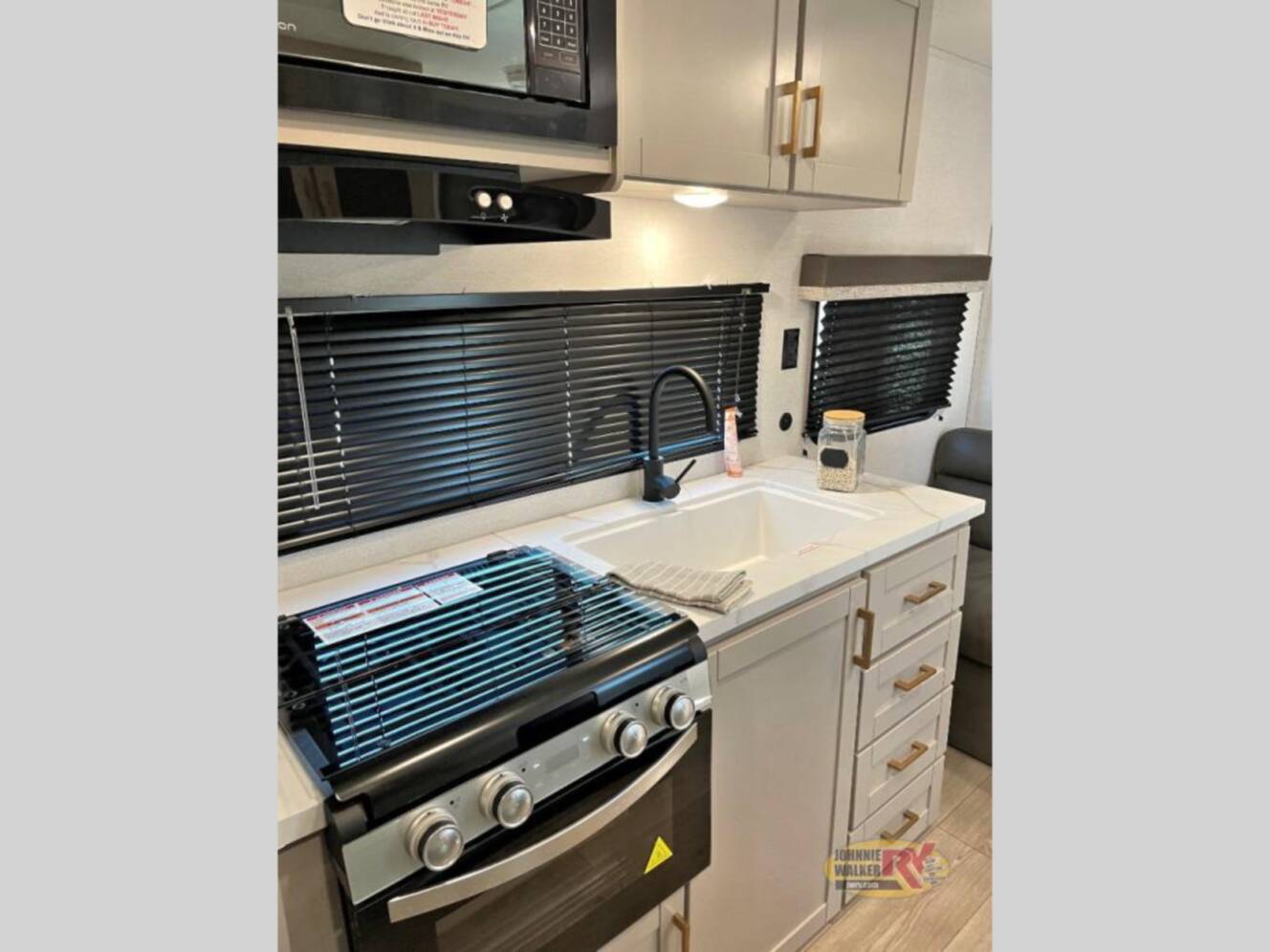 A photo of this 2027 Jayco Jay Flight SLX 260BHW