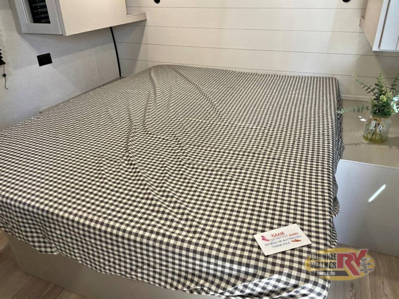 A photo of this 2027 Jayco Jay Flight SLX 260BHW