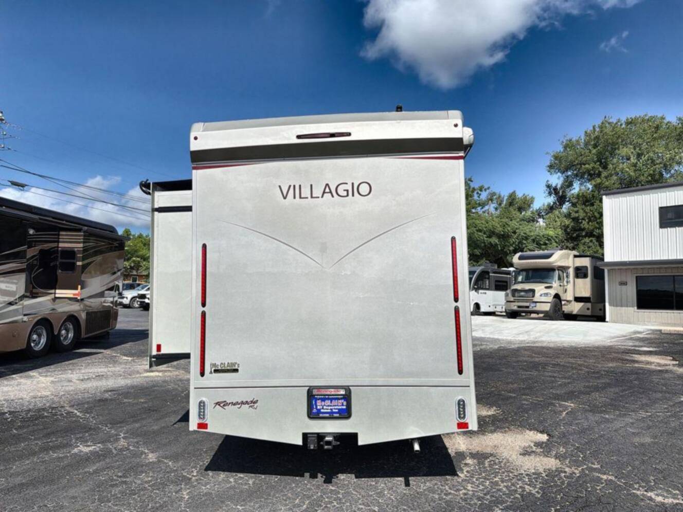 A photo of this 2027 Renegade Villagio 25RMC