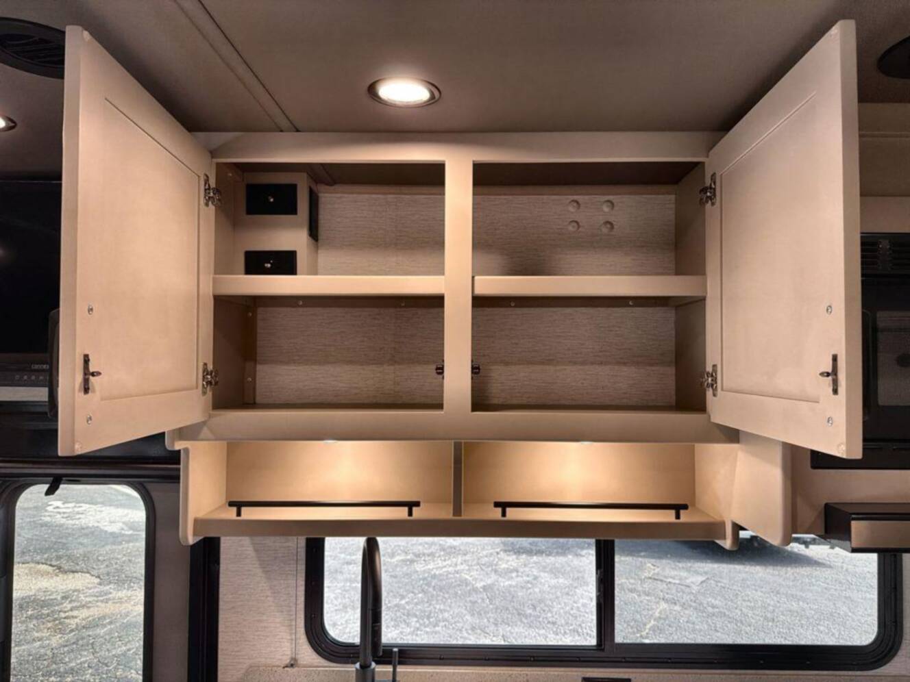 A photo of this 2027 Renegade Villagio 25RMC