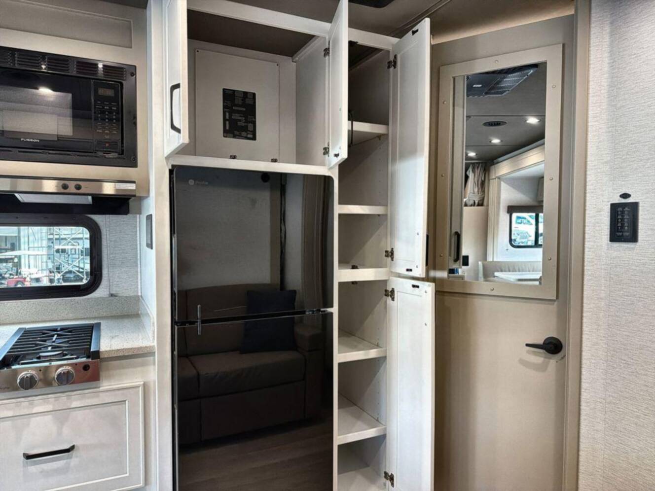A photo of this 2027 Renegade Villagio 25RMC