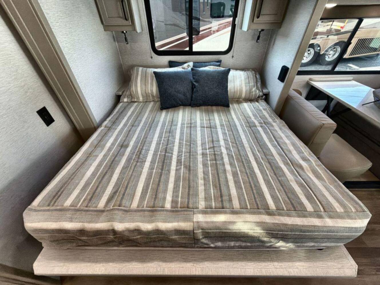 A photo of this 2027 Renegade Villagio 25RMC