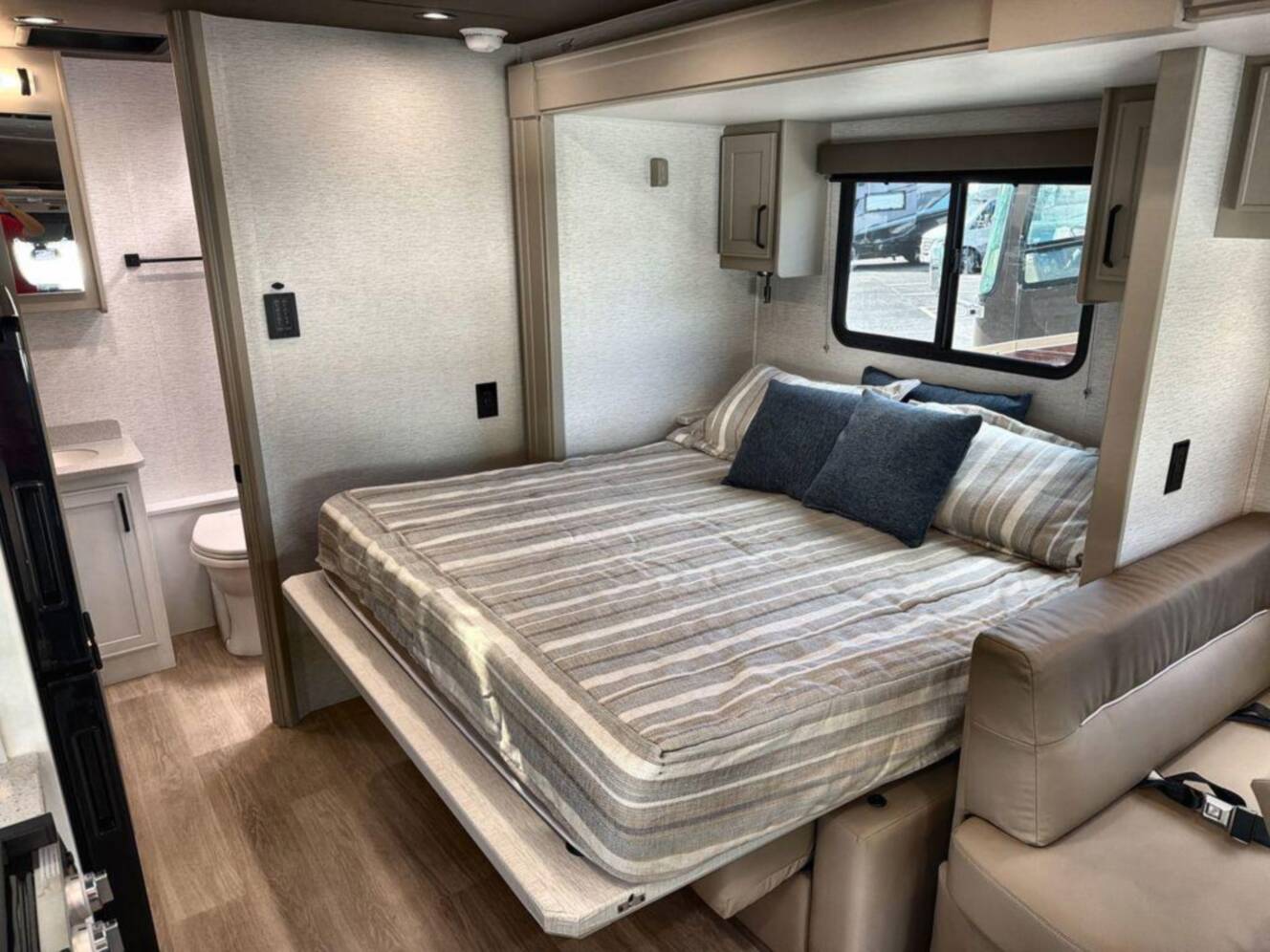 A photo of this 2027 Renegade Villagio 25RMC