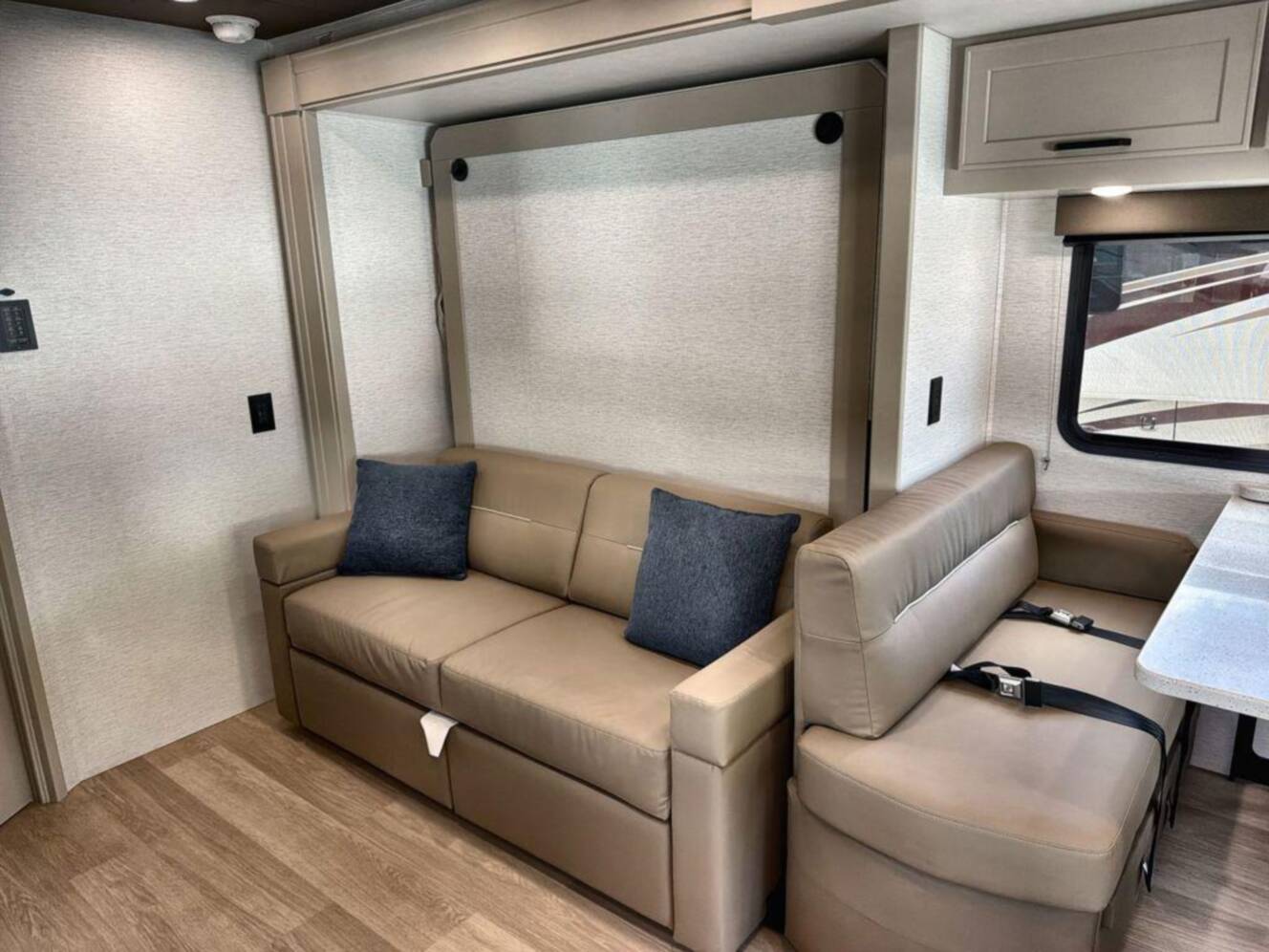 A photo of this 2027 Renegade Villagio 25RMC