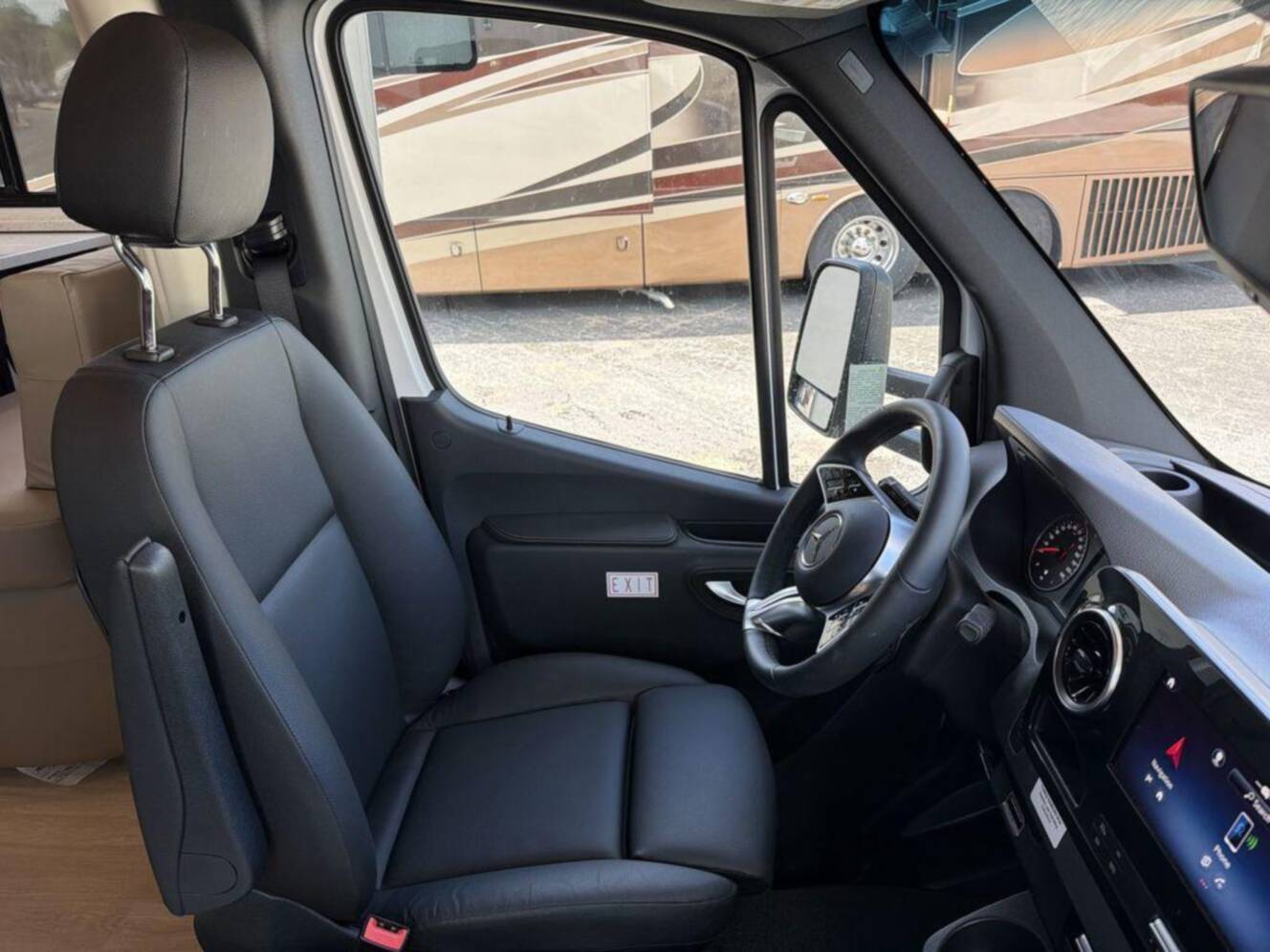 A photo of this 2027 Renegade Villagio 25RMC