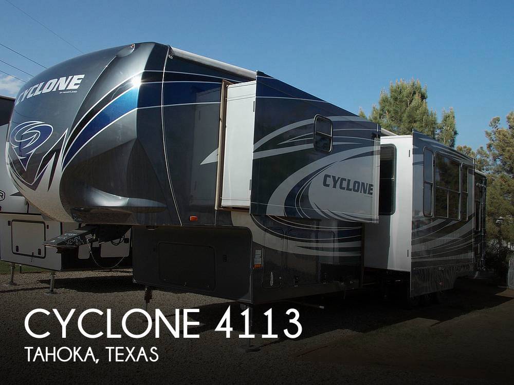 2016 Heartland Cyclone 4113 Fifth Wheel Toy Hauler RV