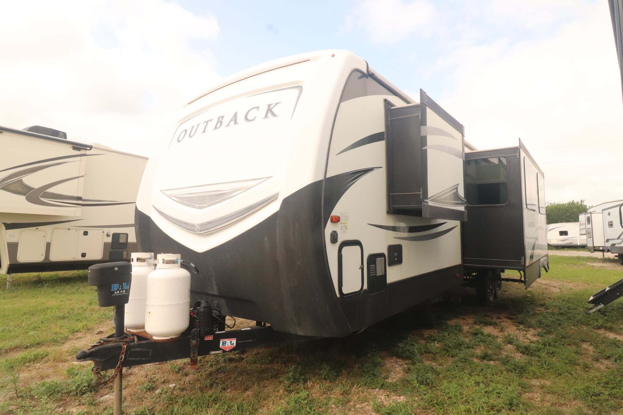 2018 Keystone Outback 335CG RV