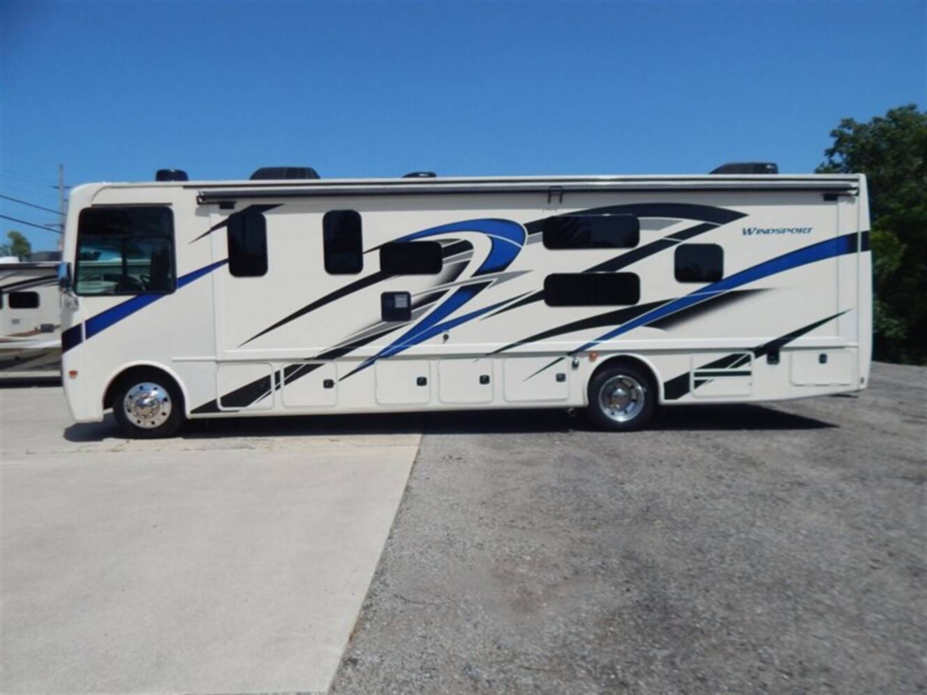 A photo of this 2022 Thor Windsport 34J