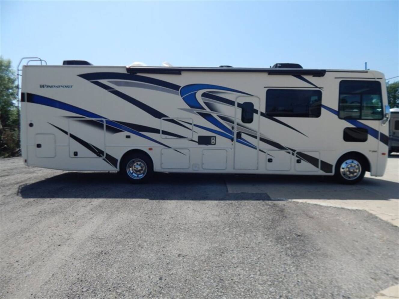 A photo of this 2022 Thor Windsport 34J