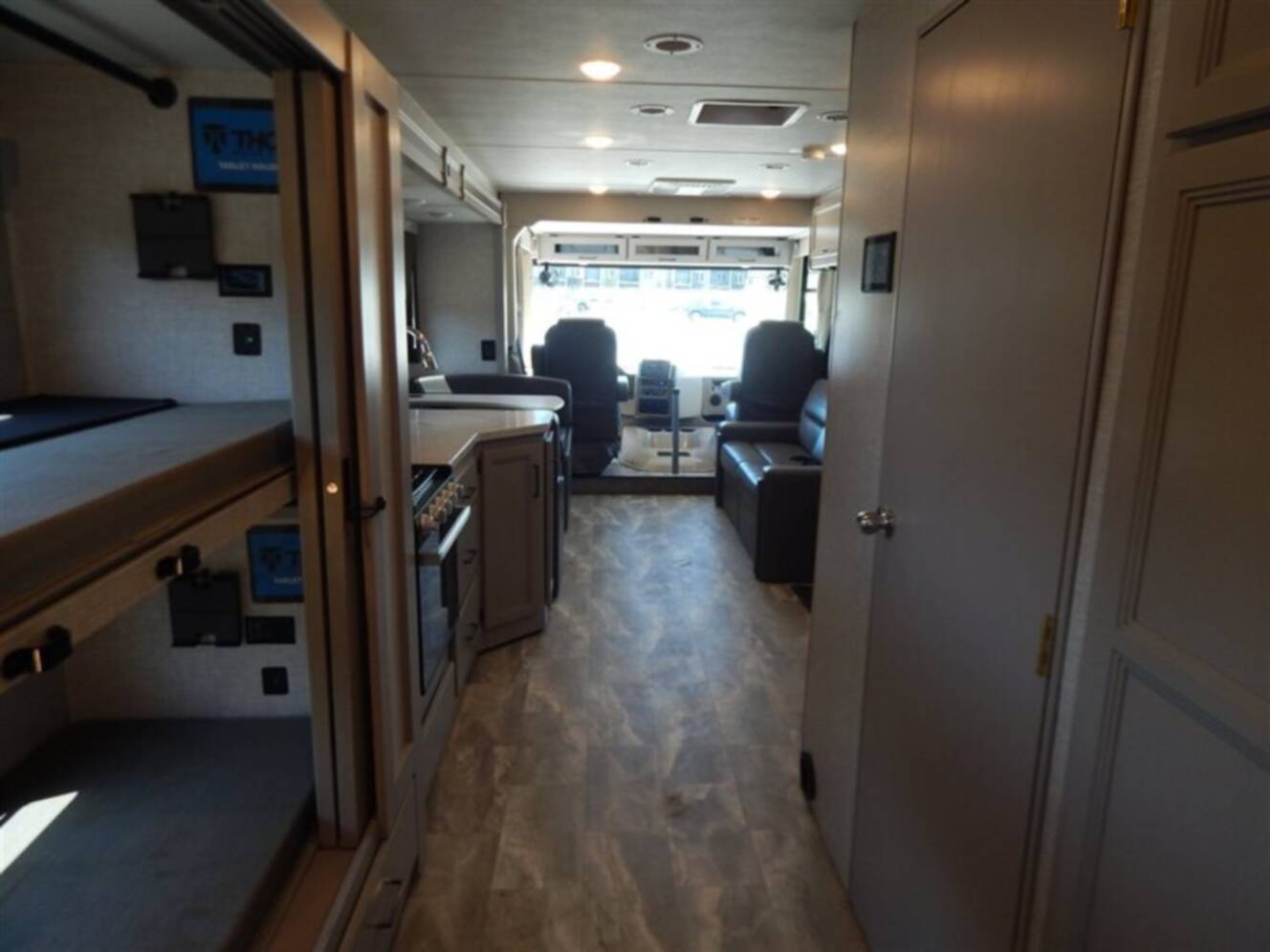 A photo of this 2022 Thor Windsport 34J