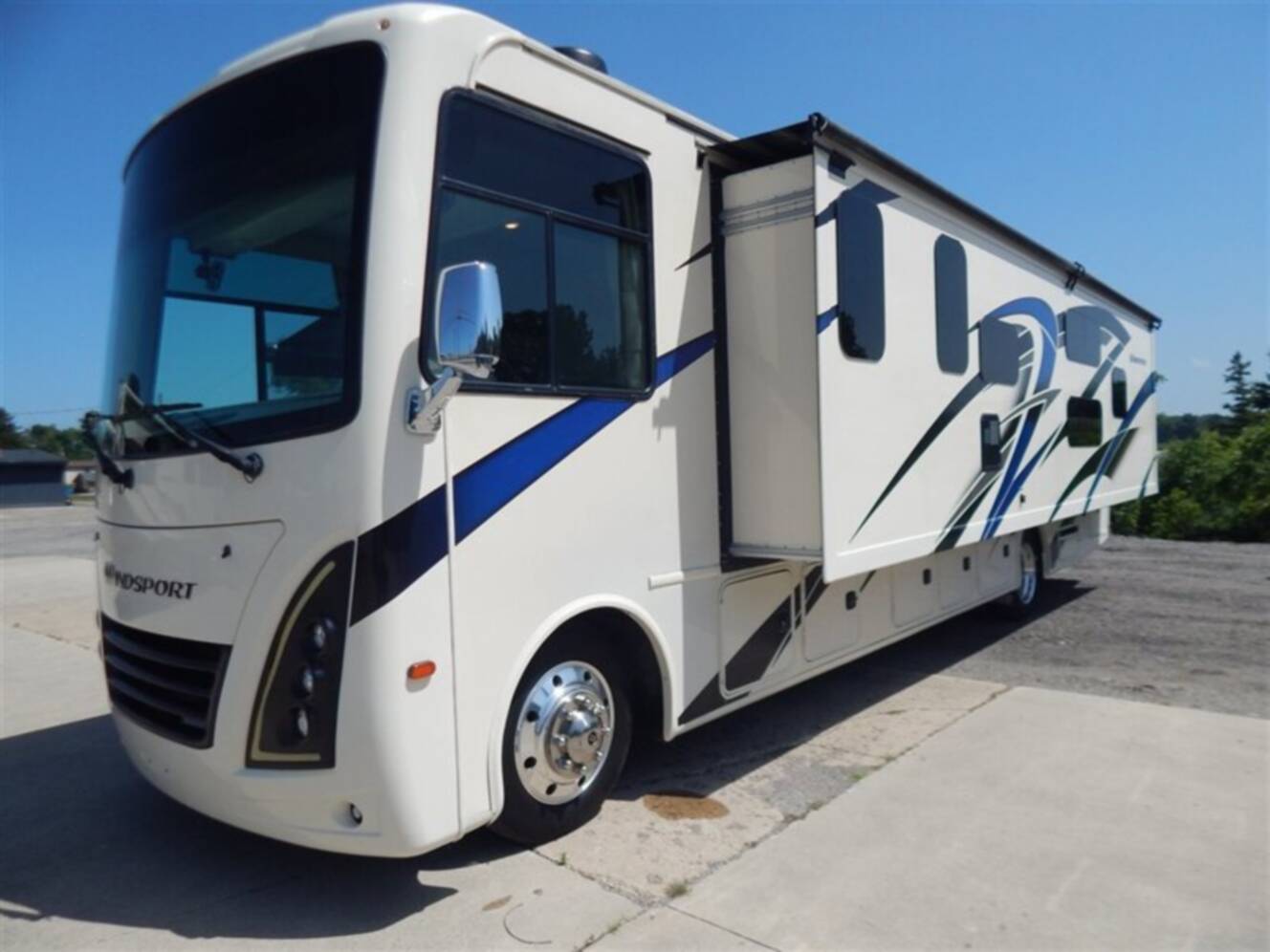 A photo of this 2022 Thor Windsport 34J