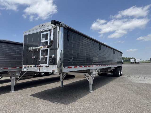 2027 Wilson Trailer 40'X96"X73" Pacesetter Hopper Trailer in Delphos, OH