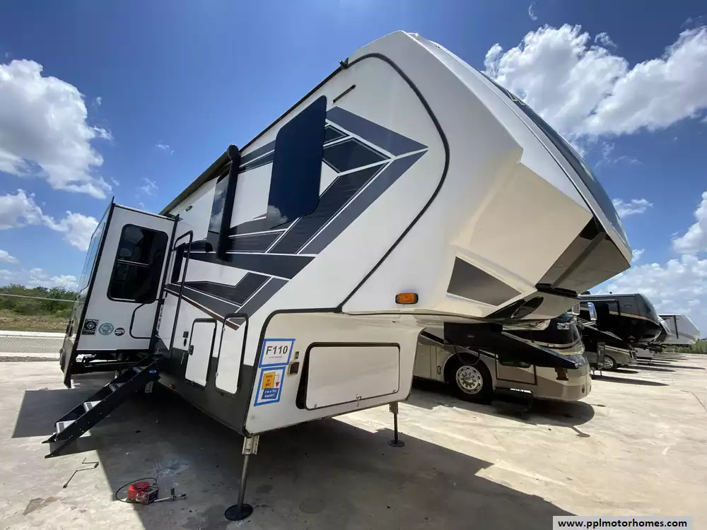 2021 Grand Design Momentum 351M in new braunfels TX