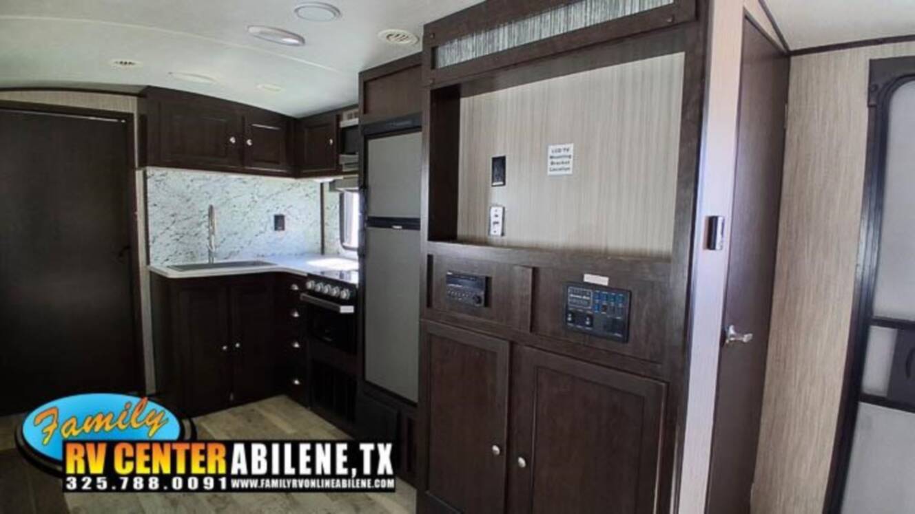 A photo of this 2019 Heartland SUNDANCE ULTRA LITE 278BH