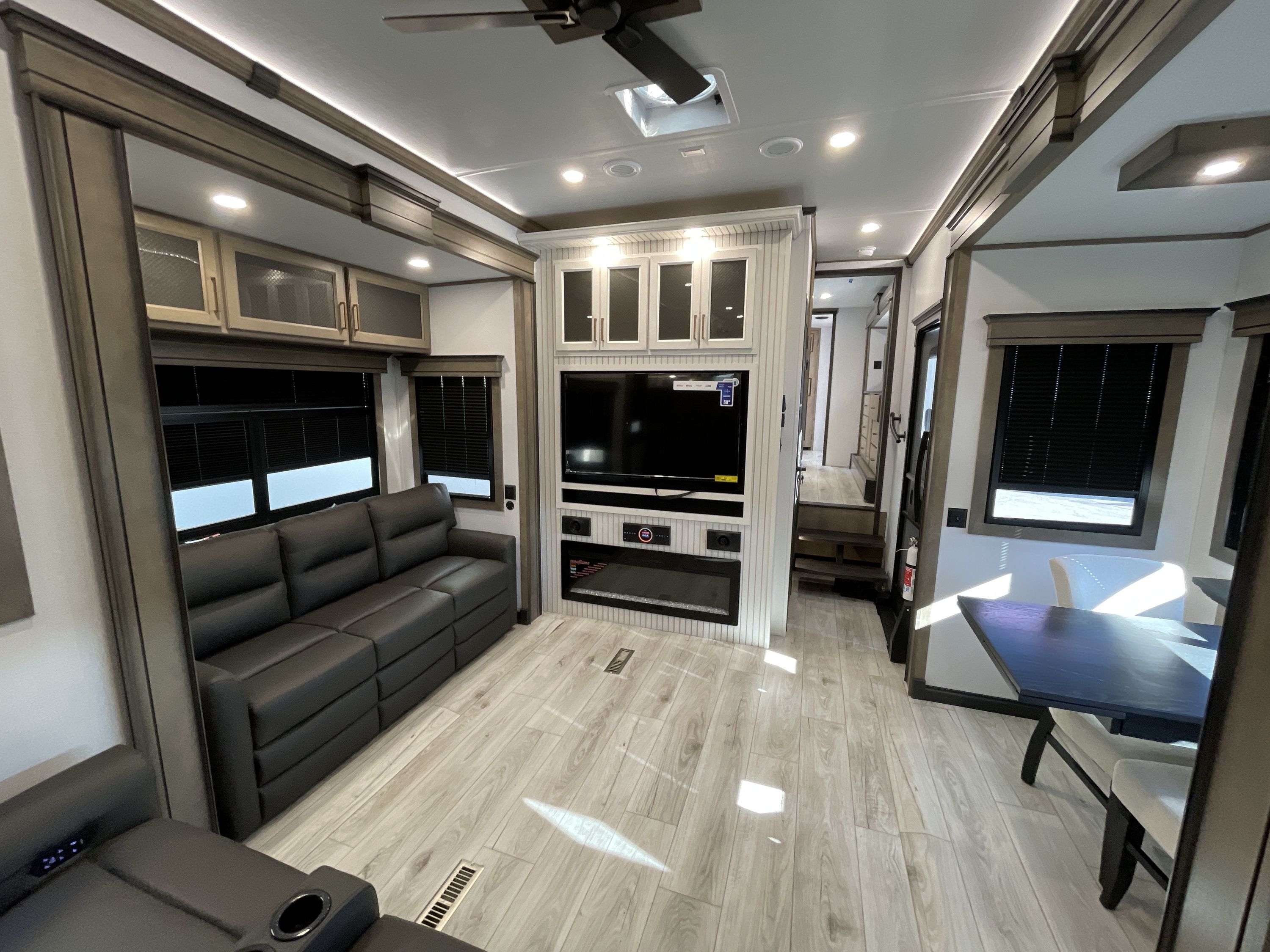 2025 Keystone MONTANA 3901RK in nashville TN